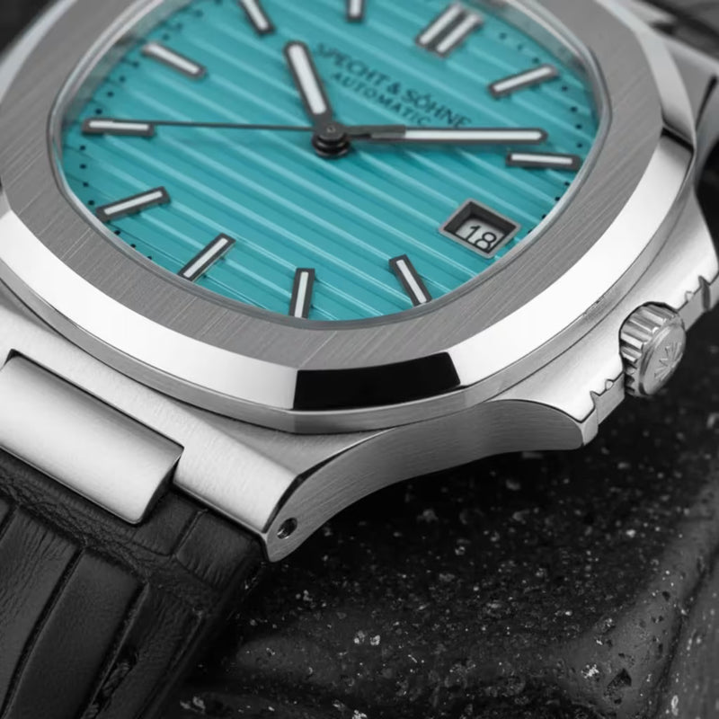 Mostrador Azul Do Veritas — Algarismos Romanos E Ponteiros De Alta Legibilidade