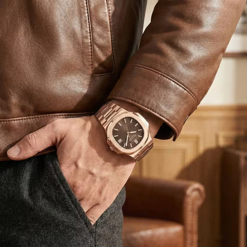 Relógio Rose Astralis — Detalhes do mostrador rose gold e ponteiros polidos